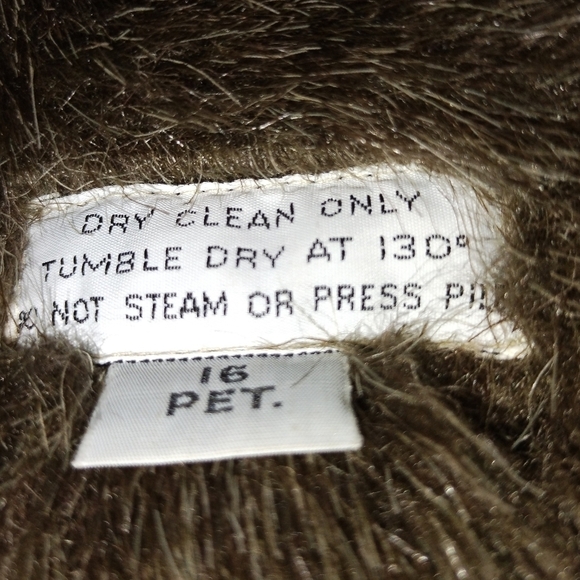 London Fog women's trench coat with fur trimming and lining tan Size: Pe… - Picture 4 of 9